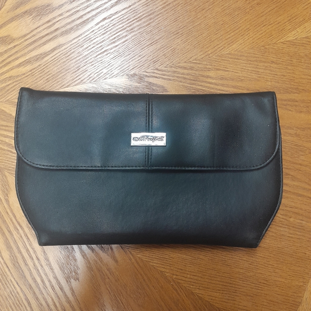 PRICE DROP! Black Carrying Case Holds 22- CDs Size:OS  CD Projects